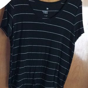 Short sleeved V neck t shirt